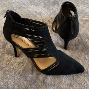 Bella vita heels size 8.5 NWOT